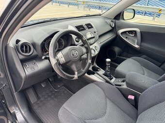 Toyota RAV 4 2,2 diesel 4x4 rok 2007 nová STK - 9
