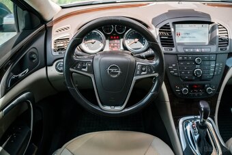 Opel Insignia 2.8 V6 Turbo ECOTEC Cosmo A/T - 9