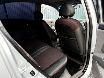 Kia Rio 1.4 benzin - 9