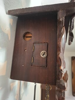 Predám funkčné staré kukučkové hodiny celková výška 45cm 150 - 9