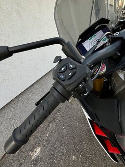 Aprilia tuono v4 1100 - 9