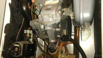 Vaillant EcoMax 824/2 E kondenzačný závesný plynový kotol - 9