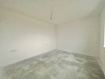 A PREDAJ 3-IZBOVÝ BYT + samostatný šatník, STUPAVA, ul. Jána - 9