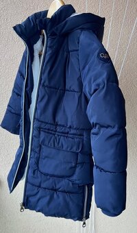 Dievčenská tmavomodrá veľmi teplá zimná vetrovka 7-8rokov - 9