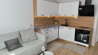PERFEKTNÝ NOVO KOMPLETNE ZREKONŠTRUOVANÝ A ZARIADENÝ 2 IZBOV - 9
