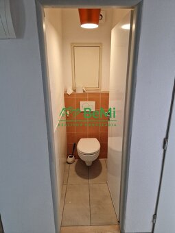 Luxusný 4-izbový byt s garážou a záhradou v tichej lokalite - 9