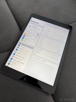 Apple iPad 9.Gen 64gb Wi-Fi Šedý - 9
