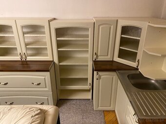 Rohová rustikálna kuchynska linka + komoda + barový pult - 9