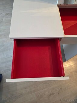 Kozmetický stolík Brimnes Ikea - 9
