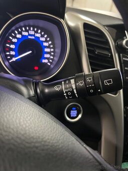 Hyundai i30 CW 1.6i Style - plná výbava - 9