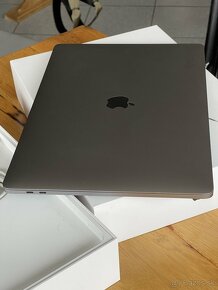 MacBook Pro 15 touchbar (2017) i7 2,9GHz, 16GBram, 512GBssd - 9