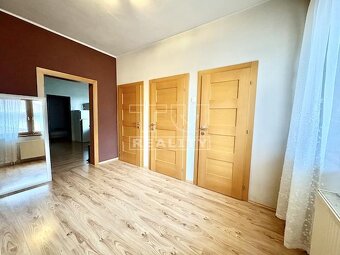 EXKLUZÍVNE NA PREDAJ 3-IZBOVÝ PRIESTRANNÝ RODINNÝ DOM... - 9