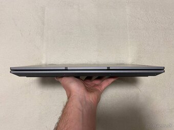 Lenovo LOQ 15ARP9 - 9