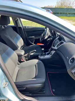 Predám Chevrolet Cruze 1,8 - 9