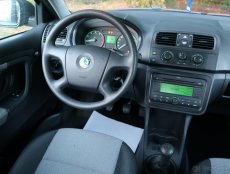 Škoda Fabia II benzín 2010 šedá tmavá metalíza - TOP PONUKA - 9