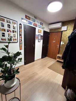 Ponúkame na predaj priestranný trojizbový byt v centre obce - 9