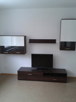 1izb Tehelna, zariadeny - 9