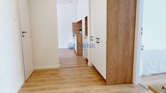 NA PREDAJ - KRÁSNY NOVO ZREKONŠTRUOVANÝ 4 IZB. BYT S LOGGIOU - 9