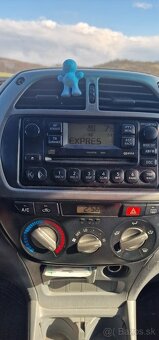 Toyota RAV4 - 9