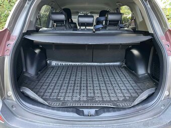 Toyota RAV4 - 9