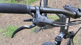 Rockrider explore 500 + stojan + blatníky + predný ráfik - 9