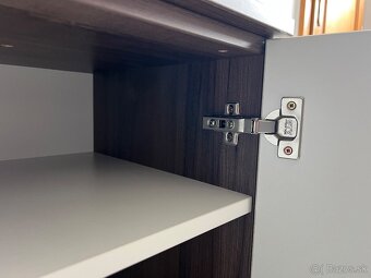 Skrinka pod TV - 9