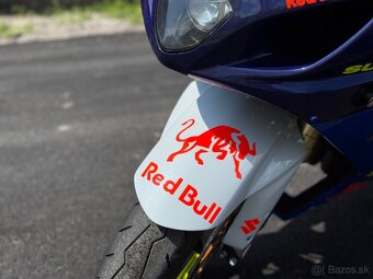 Suzuki GSXR 750 - 9