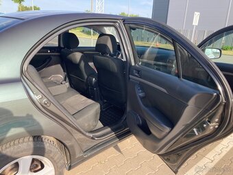 Toyota Avensis T25 2.0 D-4D - 9