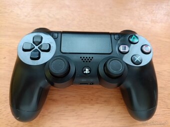 Playstation 4 - 9