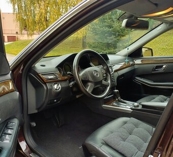 Mercedes Benz W212 E Trieda E220CDi 125Kw BlueFFencie A/T - 9