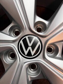 5x112 R19 VW ID3 ID4 originál hliníkové disky - ET 50 - TOP - 9