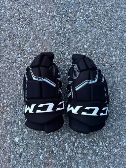 Hokejová výstroj - 9