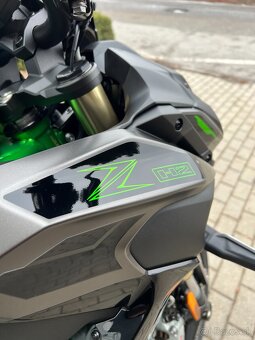 Kawasaki ZH2 SE - 200 koní, Brembo, el. podvozok - akcia - 9