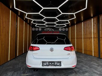 Volkswagen Golf 1.4 TSI Premium Highline DSG - 9