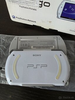 PSP go Pearl White - 9