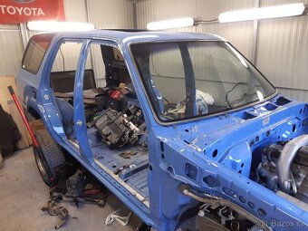 Toyota Hilux Surf - 9