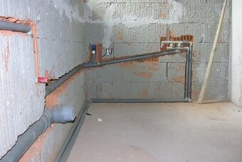 Stavebné práce – rekonštrukcie bytov a domov - 9