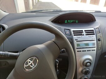Toyota Yaris II 1,0 VVTi - STK EK do 02/2027 - 9