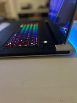 Predám herný notebook Alienware x17 R1 – i9 / RTX 3080 / 32G - 9