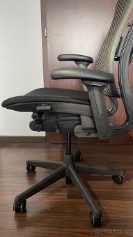 Ergonomická kancelárska stolička Herman Miller Celle - 9