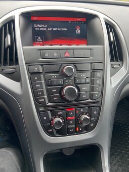 Opel astra J sports tourer - 9