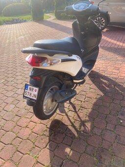 Predám skúter Piaggio Fly 50 4T - 9