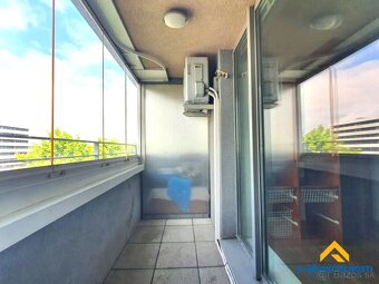 Luxusný byt na Bajkalskej s terasou a 2 parkovacími miestami - 9