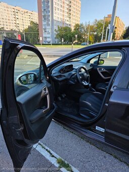 Peugeot 208 1.2 PureTech - 9