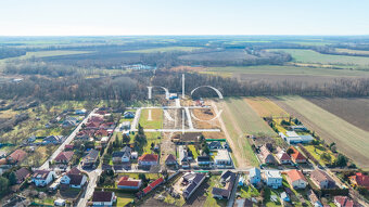 Predaj stavebný pozemok  v novej časti  obce Hrubý Šúr-Senec - 9