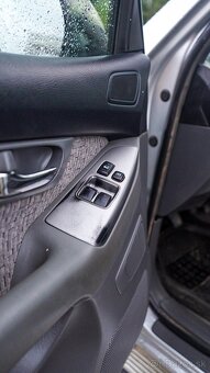 Toyota Land Cruiser J120 Prado - 9