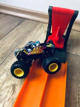 Hot Wheels - Monster Truck - 9