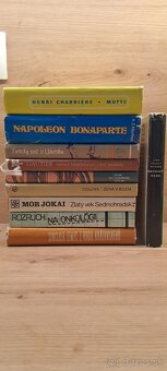 Väčšie množstvo rôznych kníh 5 - 9
