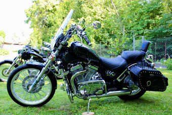 Suzuki Intruder 800 - 9