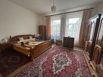 Starší tehlový dom vo výbornom stave s garážou a terasou vo - 9